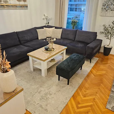 Miro Apartment